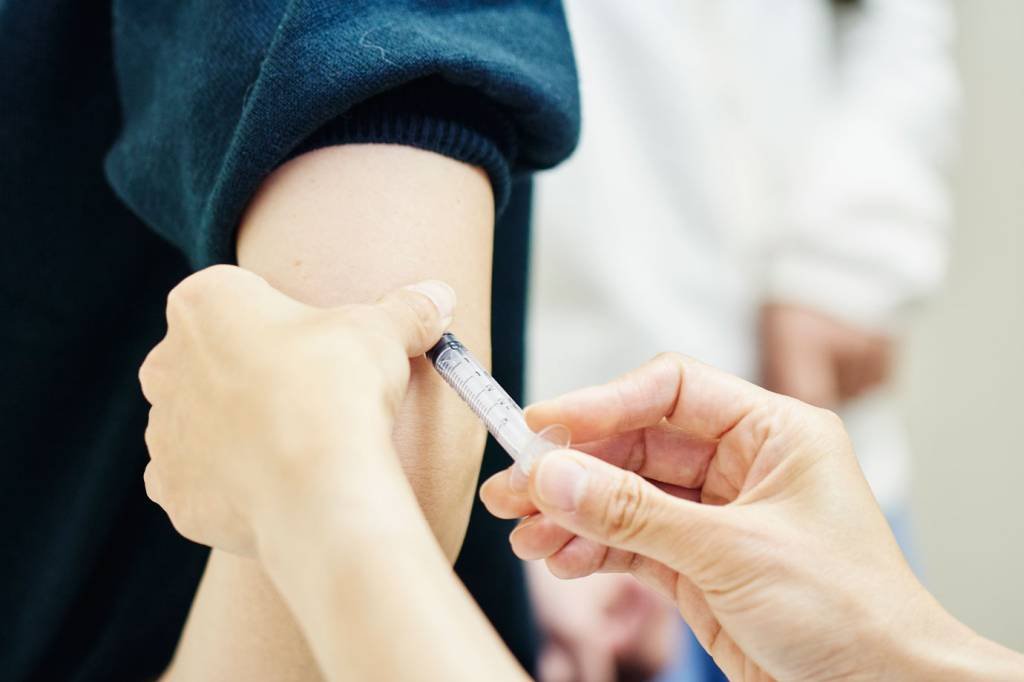 Vacina: pesquisadores de todo o mundo buscam criar proteção contra coronavírus (kuniharu wakabayashi/Getty Images)