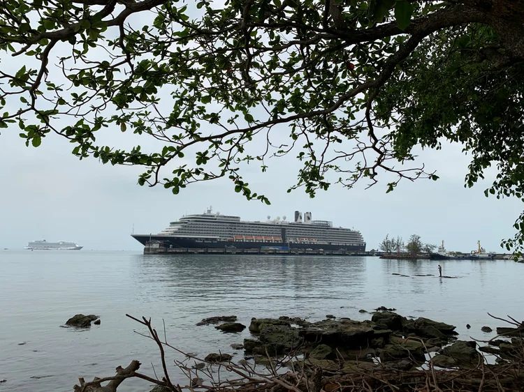 Westerdam: navio de cruzeiro está ancorado no Camboja e uma passageira foi diagnosticado com coronavírus (Clare Baldwin/Reuters)