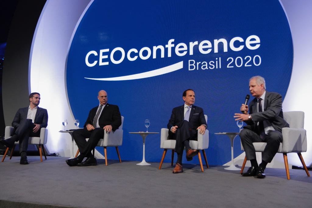 "Nunca vi ninguém governar por WhatsApp", diz Doria, sobre Bolsonaro