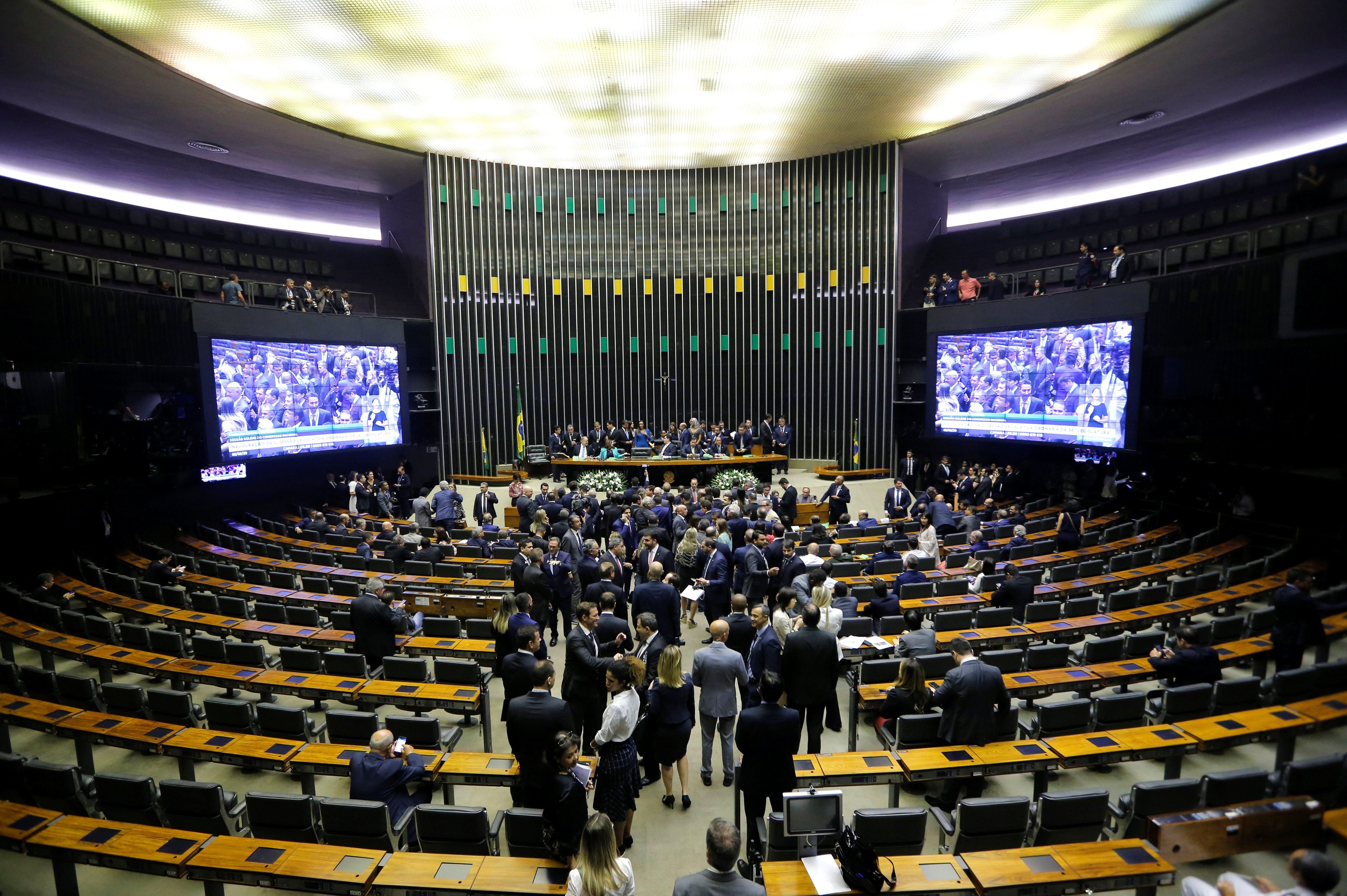 Governo negocia com setor de serviços alíquotas da reforma tributária