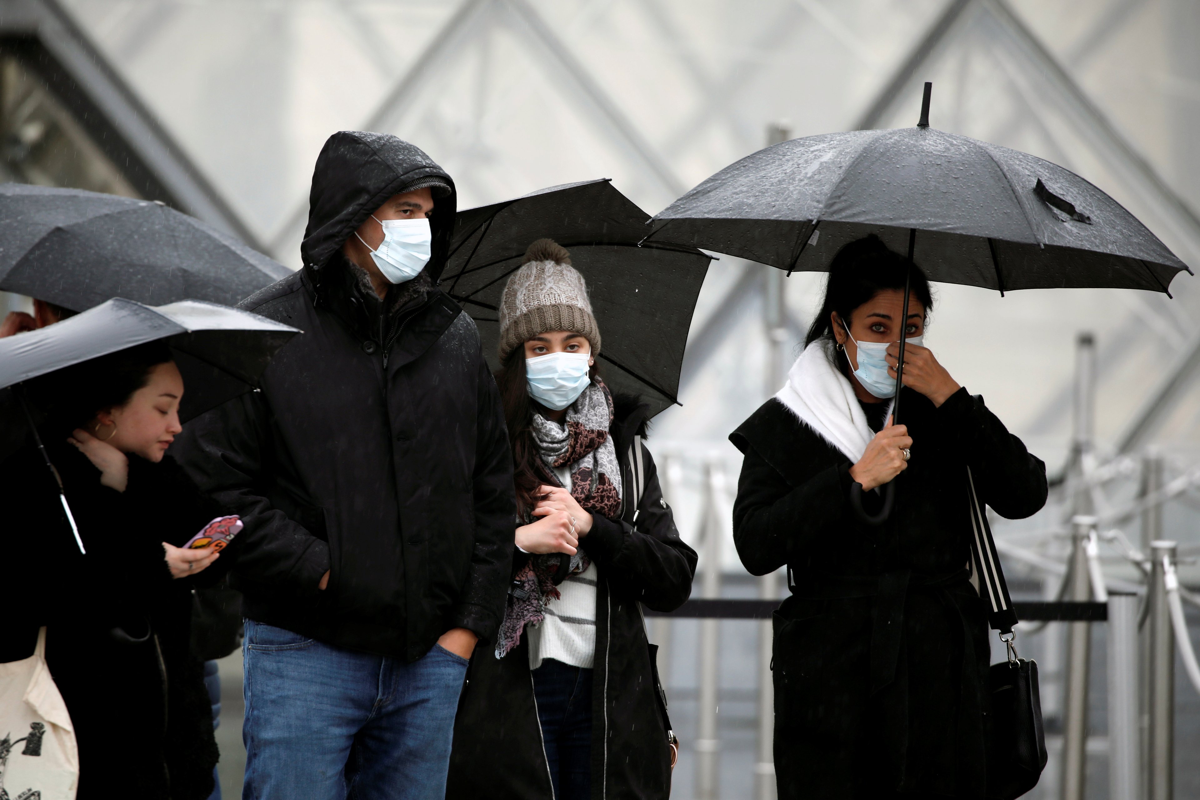 Em 46 dias de epidemia, casos de coronavírus chegam a 100 mil