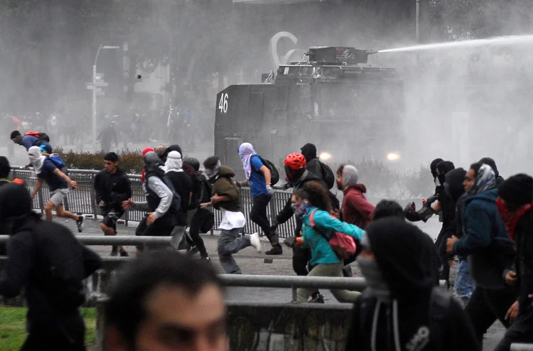 Chile: protesto foi convocado para o primeiro dia após as férias de verão dos chilenos (Jose Luis Saavedra/Reuters)