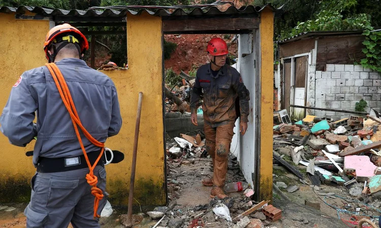 Chuvas: (Amanda Perobelli/Reuters)