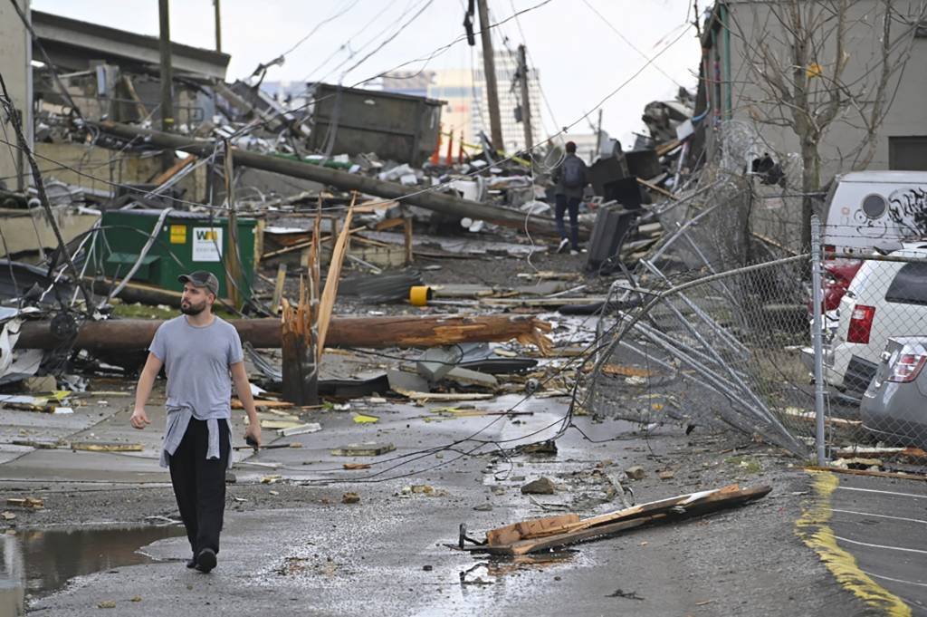 Fortes tornados deixam ao menos 19 mortos e rastro de destruição nos EUA
