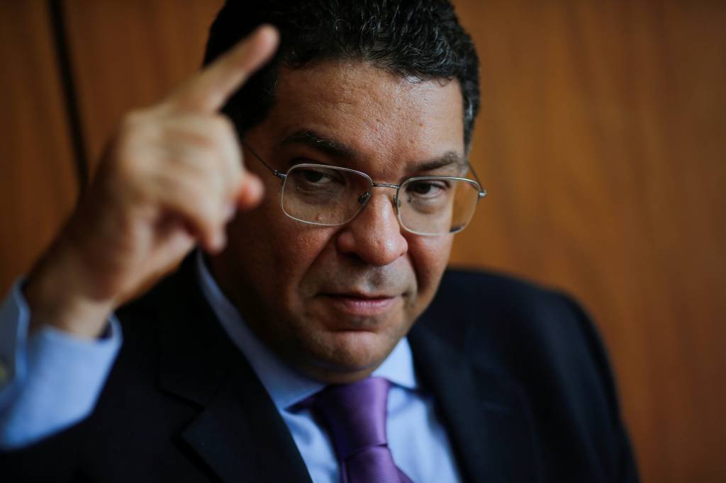 Não é normal país como Brasil crescer 1%, diz secretário do Tesouro