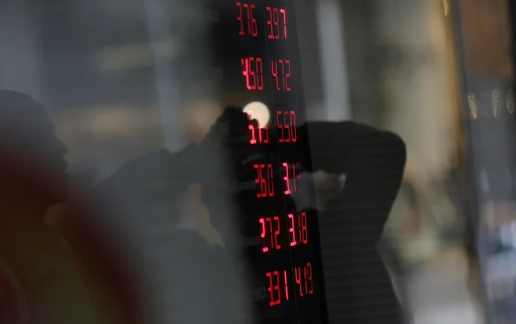Bolsa: temor do efeito do coronavírus na economia levou a perdas (Ricardo Moraes/Reuters)