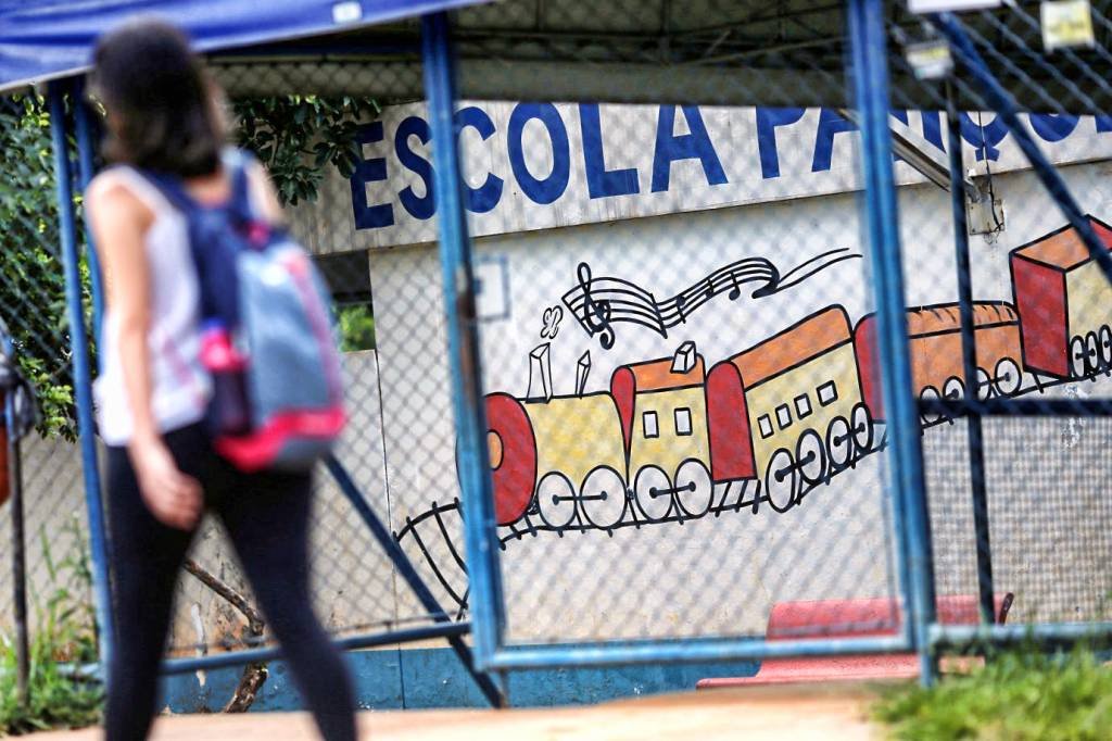 Escola fechada pelo coronavírus (Adriano Machado/Reuters)