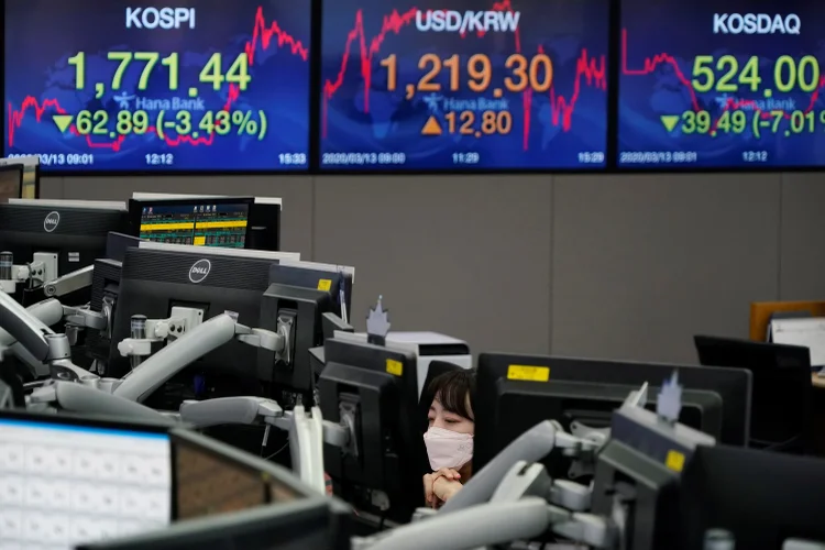 Banco na Coreia do Sul: semana de dólar em alta e bolsas em queda livre   (Kim Hong-Ji/Reuters)