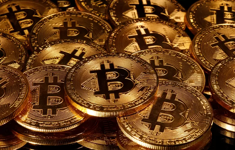 Bitcoin: cada moeda virtual está sendo negociada por cerca de 15 mil dólares nesta sexta-feira (6) (Foto/Reuters)