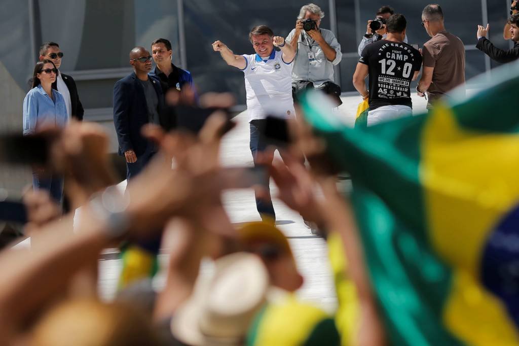 Em áudio, Bolsonaro parabeniza Volta Redonda por ato contra Congresso