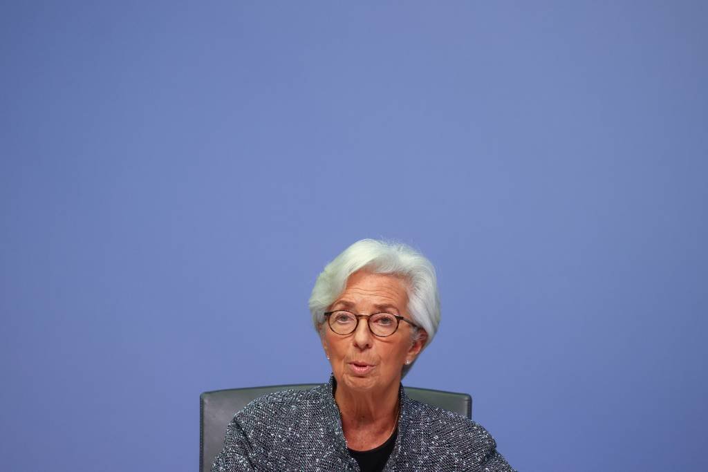 Quarentena de 3 meses pode fazer economia da UE cair 5%, diz Lagarde