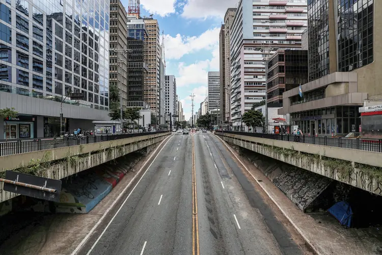 Avenida Paulista vazia: maior parte do país está em quarentena (Amanda Perobelli/Reuters)