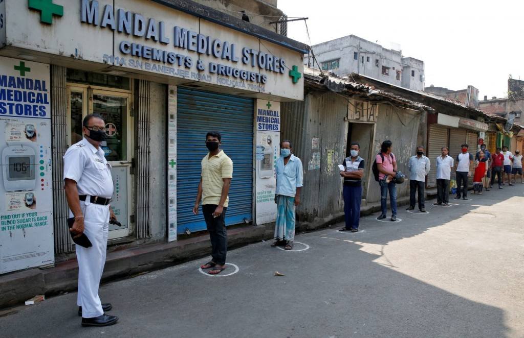 Coronavírus na Índia: país deu início à maior quarentena já registrada, com 1,3 bilhão de habitantes com restrições de deslocamento (Rupak De Chowdhuri/Reuters)