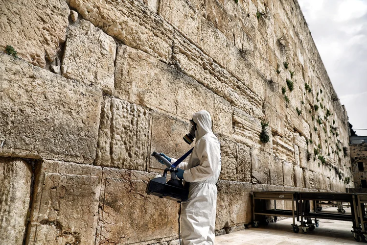 Coronavírus: Israel já registrou 4.473 casos de Covid-19 e 17 mortes (Ammar Awad/Reuters)