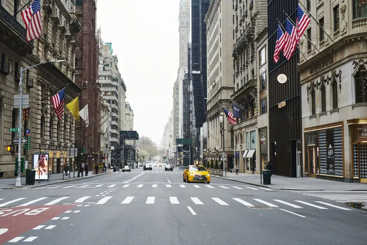 Fifth Avenue, em Nova York, EUA: gigantes do varejo fecham em meio a surto de coronavírus
 (Gabby Jones/Bloomberg)
