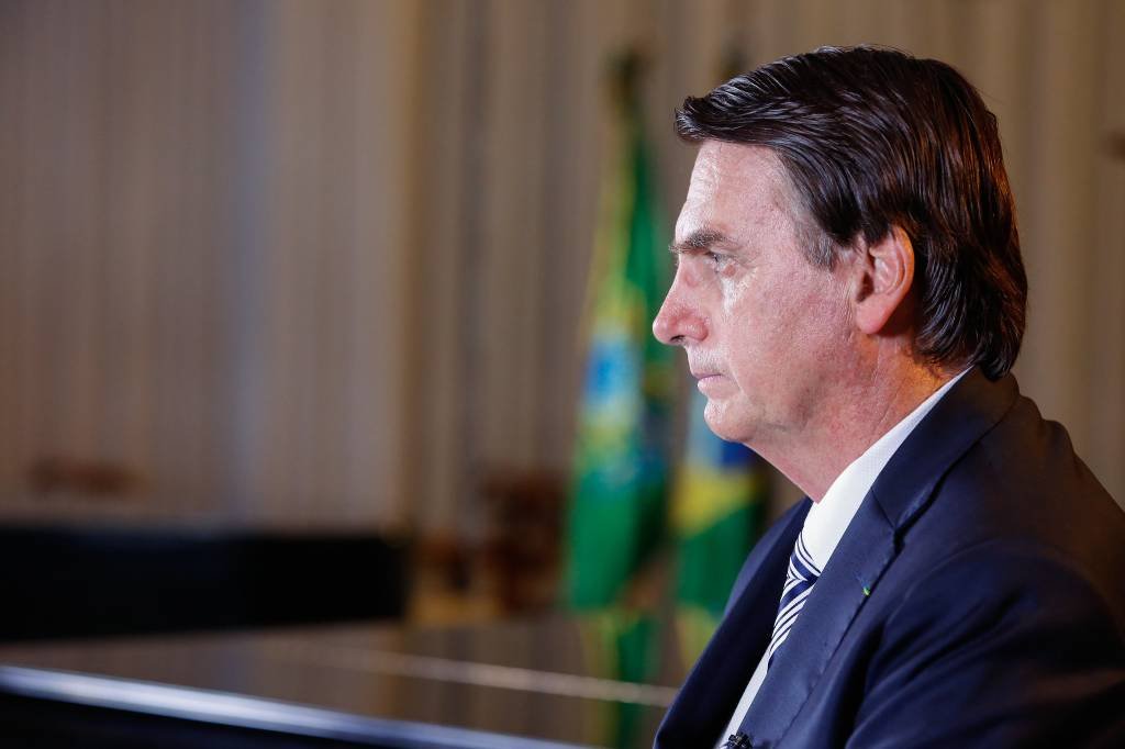 Bolsonaro diz em live que "todo mundo ganha" com Ramagem na PF
