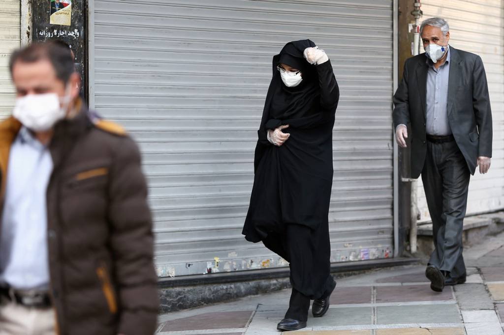 Irã: nesta terça-feira, dia 10, o país registrou mais 54 de mortes causadas pela doença, batendo o recorde mundial de novos óbitos nas últimas 24 horas (Nazanin Tabatabaee/Reuters)