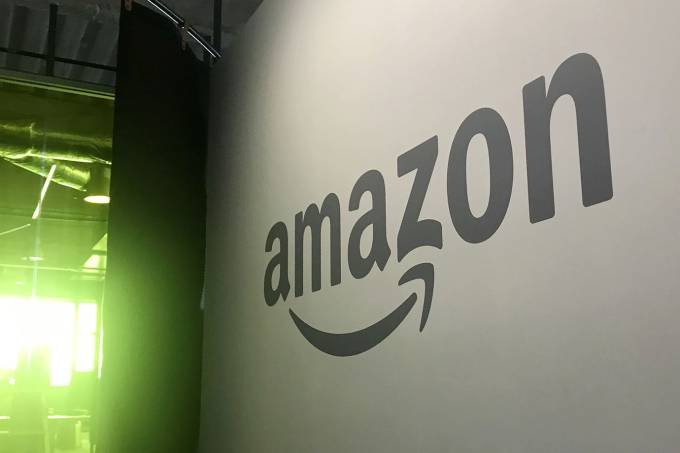 Amazon contratará 100 mil funcionários para lidar com alta de pedidos