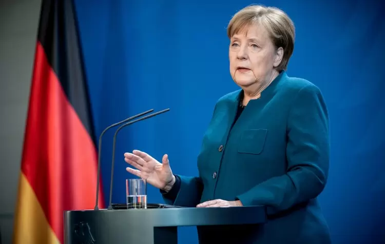 Chanceler alemã, Angela Merkel: a autoridade não foi diagnosticada com coronavírus, mas realizará novos exames (Michel Kappeler/Reuters)