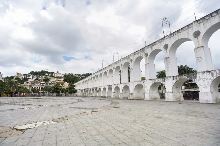 Arcos da Lapa: tradicional ponto turístico do Rio de Janeiro vazio devido ao isolamento determinado pela prefeitura. (Wagner Meier/Getty Images)