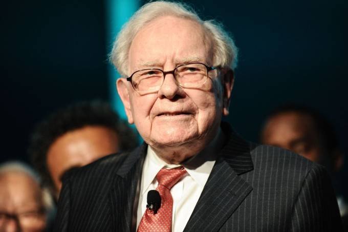 Warren Buffett está comprando ações secretas no mercado