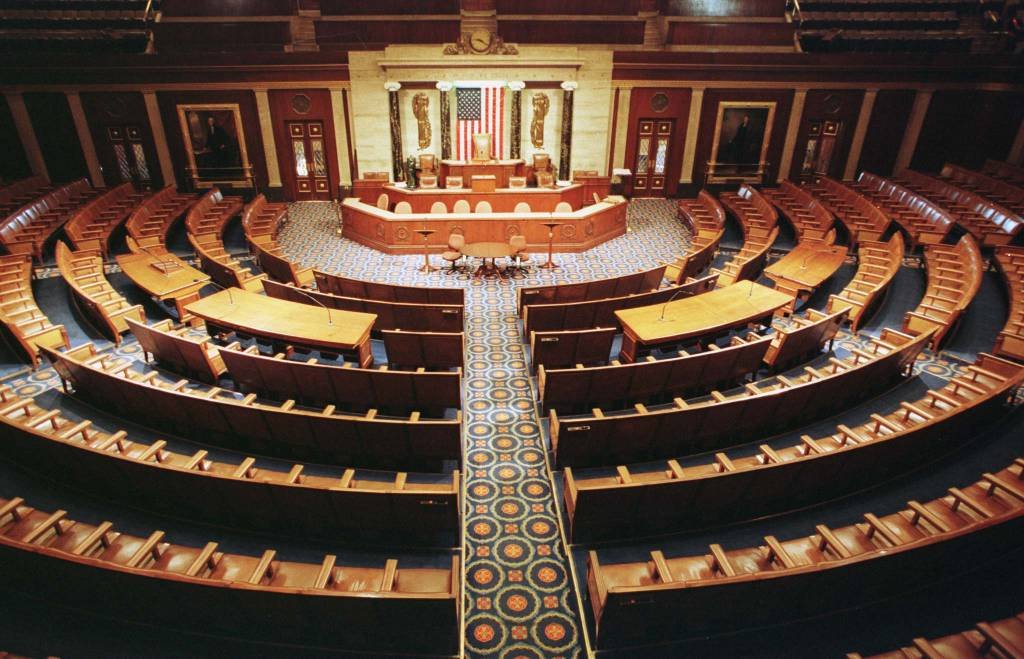 Vista panorâmica da Câmara dos Deputados dos EUA: o enorme projeto de lei agora vai para a sanção do presidente republicano Donald Trump (Foto/Reuters)