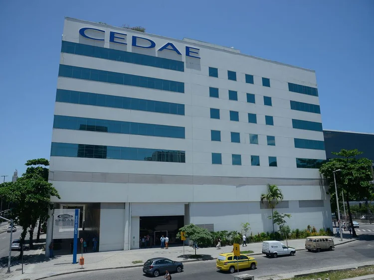 Cedae: água fornecida pela empresa começou a sair das torneiras de consumidores da empresa com cheiro, gosto e até cor de terra (Tomaz Silva/Agência Brasil)