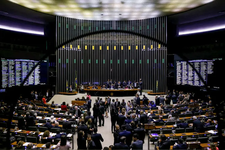 Câmara: proposta foi alterada pelos deputados e, por isso, terá que voltar para o Senado (Adriano Machado/Reuters)