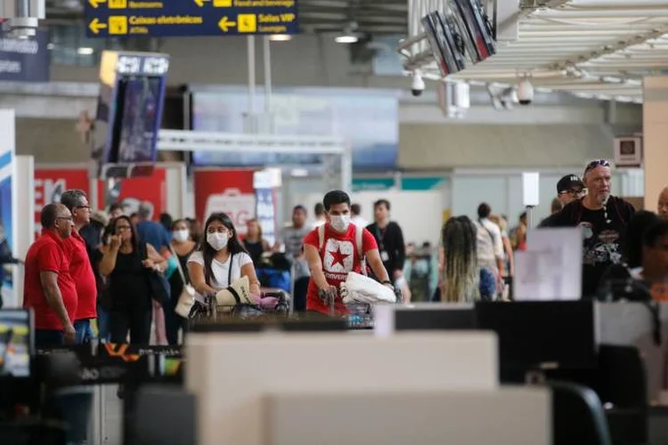 Coronavírus: Brasil já tem 121 casos confirmados da doença; SP e RJ têm transmissão comunitária (Fernando Frazão/Agência Brasil)
