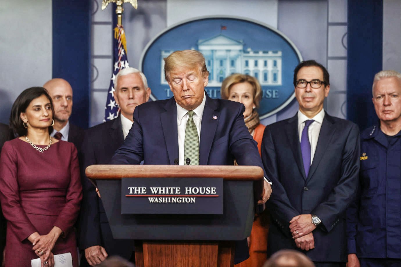 Por que o novo coronavírus é ameaça real à reeleição de Trump