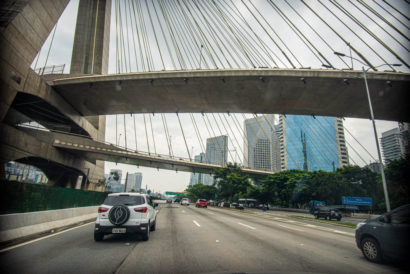 São Paulo: sempre congestionada, a Marginal Pinheiros estava com trânsito livre na sexta-feira (20)