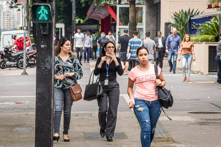 Mulheres: no Brasil, 82,3 milhões de mulheres realizam afazeres domésticos, o que representa 92% da população feminina de 14 anos ou mais. (Germano Lüders/Exame)