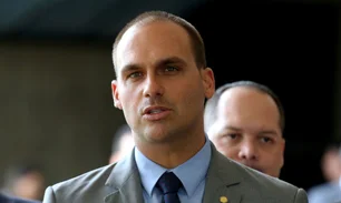 Imagem referente à matéria: Moraes afirma que Eduardo Bolsonaro tenta interferir em ação penal da trama golpista