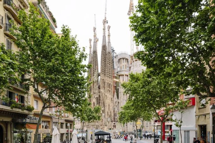 Ruas de Barcelona, na Espanha: decreto vale para todo o território nacional (Alexander Spatari/Getty Images)