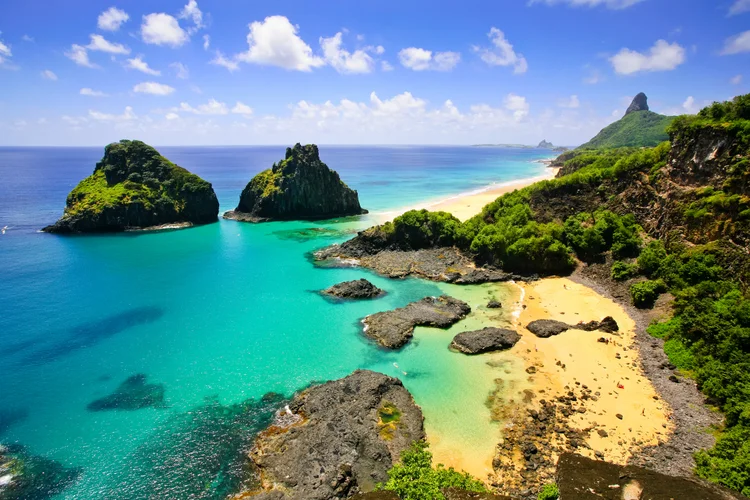 Fernando de Noronha: arquipélago paradisíaco no Brasil. (Andras Jancsik/Getty Images)