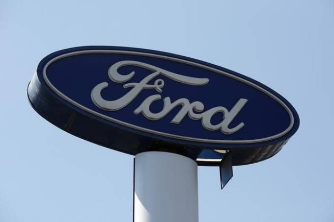 Coronavírus: Ford suspende produção; Latam corta 50% dos salários