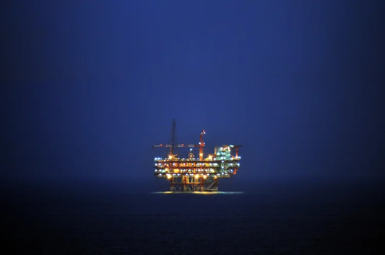 Plataforma de petróleo: (Puneet Vikram Singh, Nature and Concept photographer,/Getty Images)