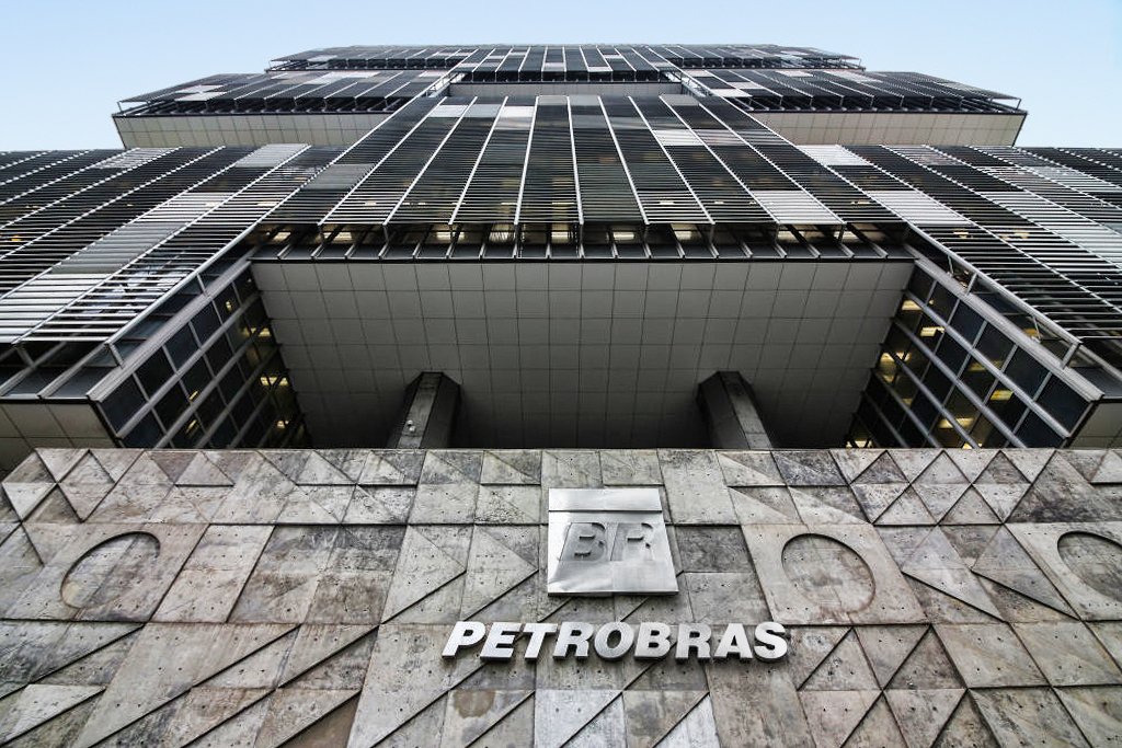 Lava Jato faz operação contra doleiro ligado a esquema na Petrobras