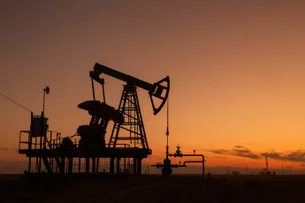 Opep+ prolonga cortes de produção para sustentar os preços do petróleo até o final de 2025
