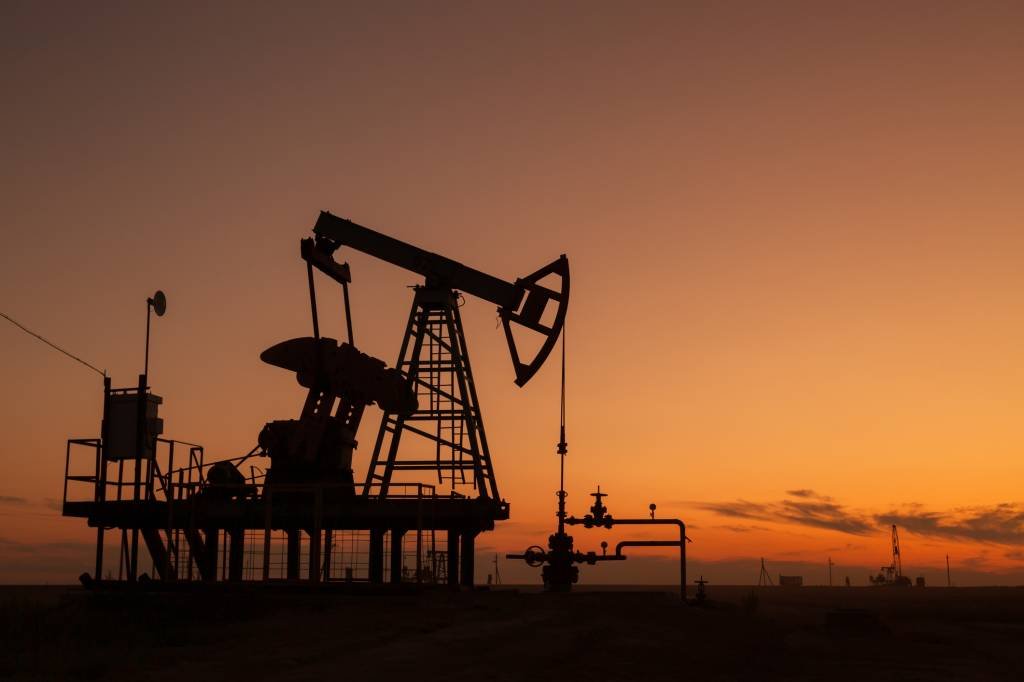 Petróleo: ao redor do mundo, a indústria de petróleo tem sido devastada (Pramote Polyamate/Getty Images)