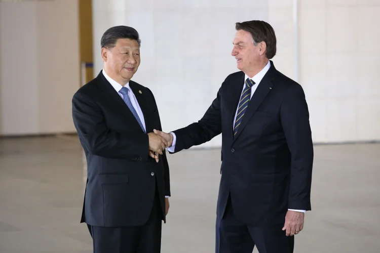 Foto de arquivo: Bolsonaro e Xi Jinping durante cúpula dos BRICS (Mikhail Svetlov/Getty Images)