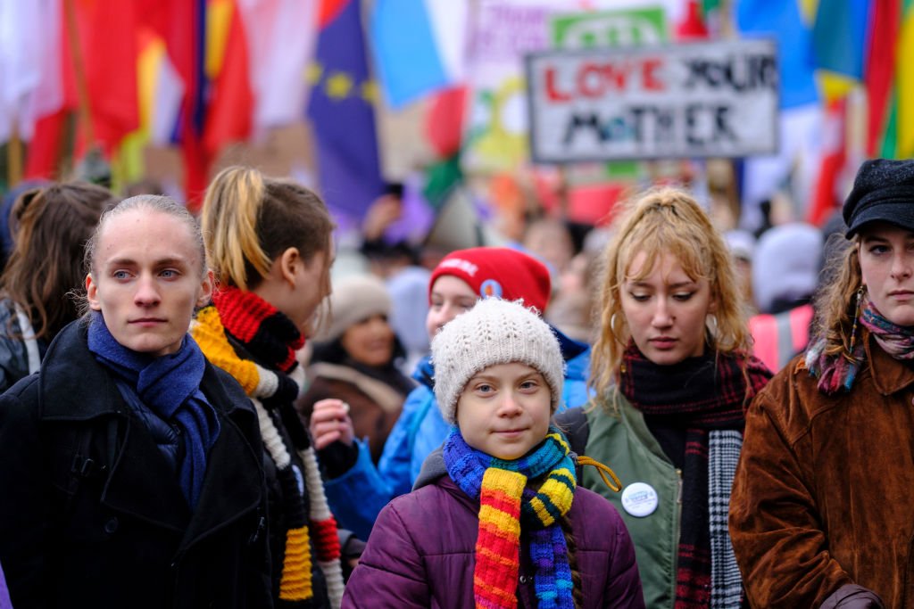 Por coronavírus, Greta Thunberg transfere protestos do clima para internet