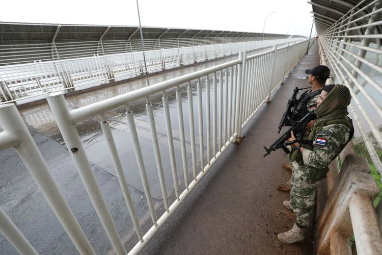 Paraguai: Ponte da Amizade, que liga o Brasil ao país vizinho, foi fechada nesta semana (Getty/Getty Images)