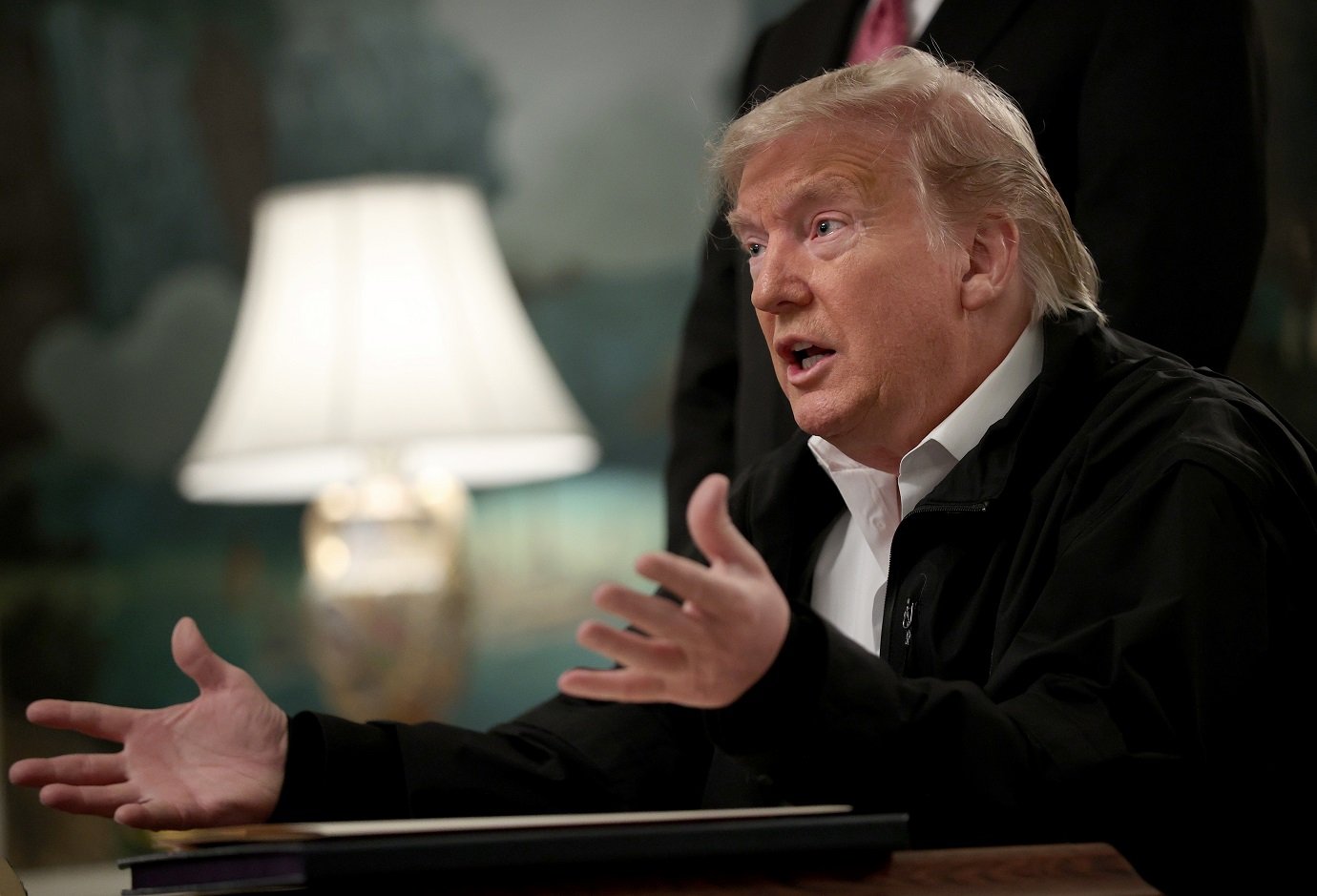 Trump diz que não vai colocar pressão para governadores abrirem economias