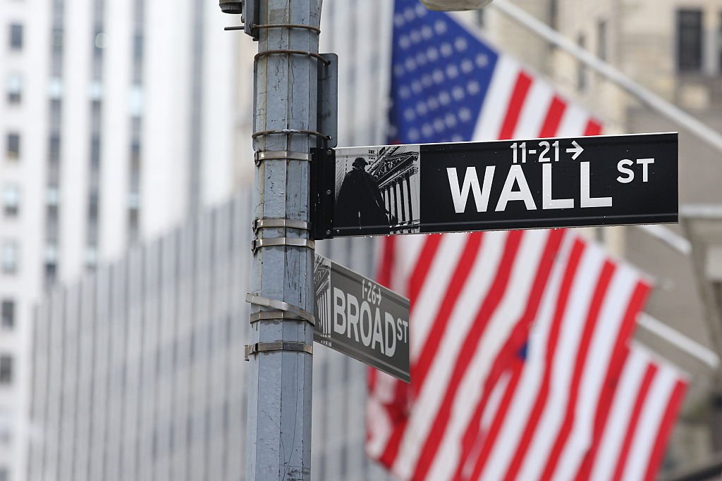 Rali em Wall Street, crédito e emprego no Brasil e o que move o mercado