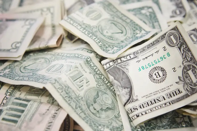 Dólar: câmbio turismo encosta em R$ 4,90 (Adam Drobiec/EyeEm/Getty Images)