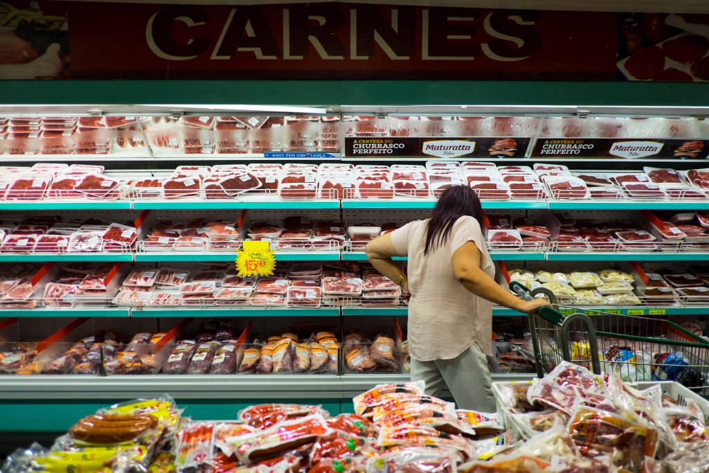 Supermercado: carne bovina registrava em 2 de março queda de 2,31% e, após o início da quarentena, está custando 0,25% a mais (ictor Moriyama/Bloomberg/Getty Images)