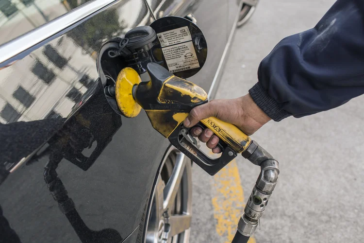 Gasolina: preços dos combustíveis da Petrobras seguem a política da empresa de repassar para o mercado a paridade com o preço internacional (Rodrigo Capote/Getty Images)