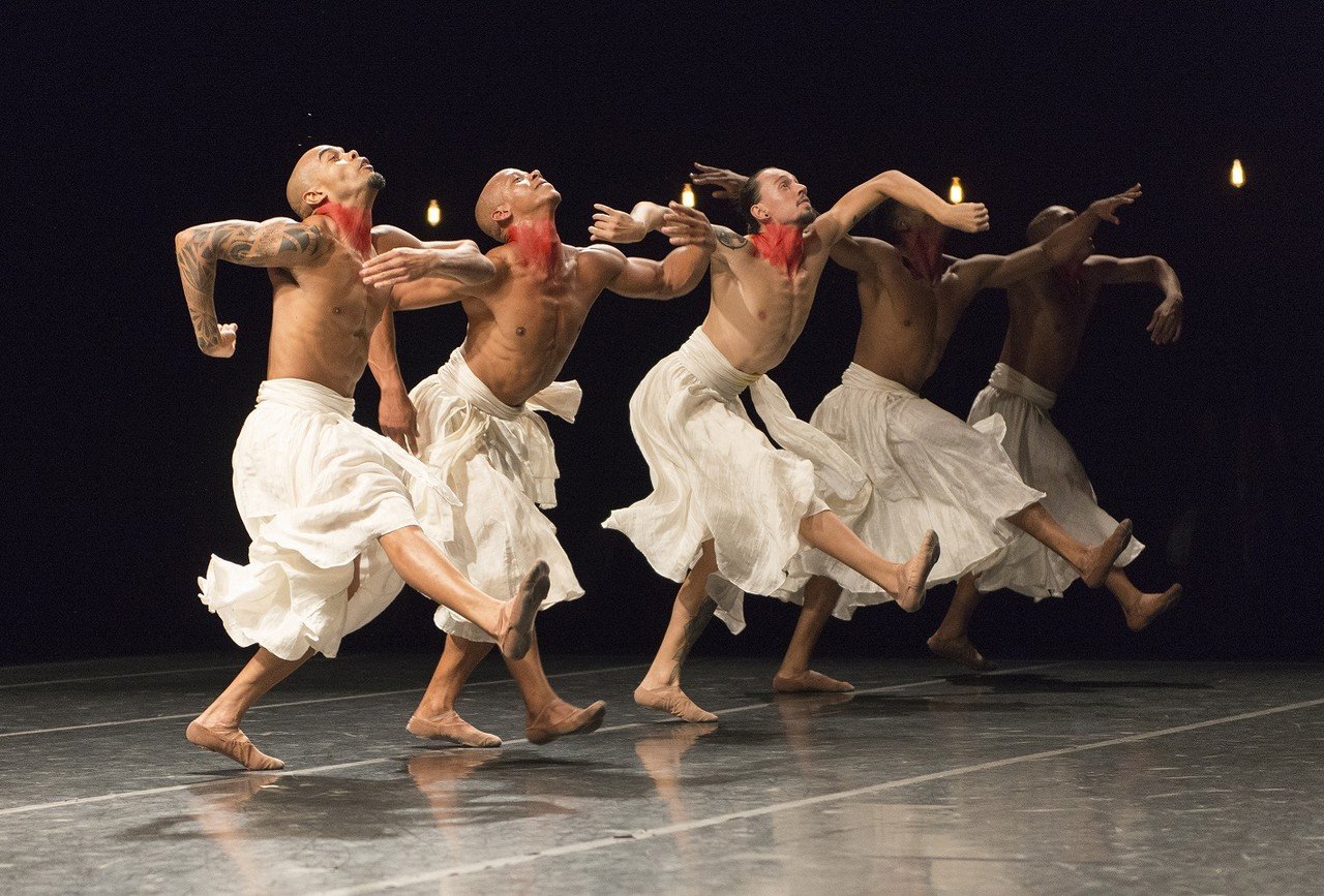 Dance com uma das maiores companhias do Brasil, o Grupo Corpo