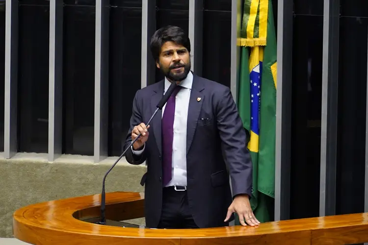 Deputado Pedro Paulo busca ajustes no Orçamento para evitar conflitos legais (Pablo Valadares/Câmara dos Deputados/Agência Câmara)